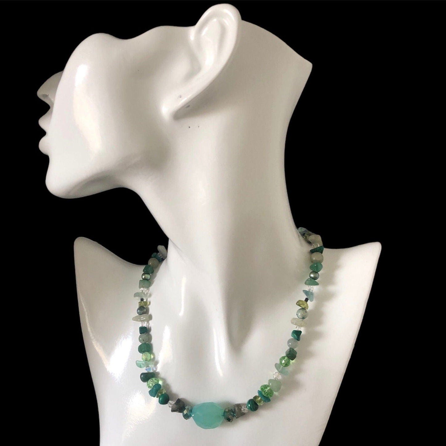 Green natural stones choker necklace Silver Chamber Jewellery Store