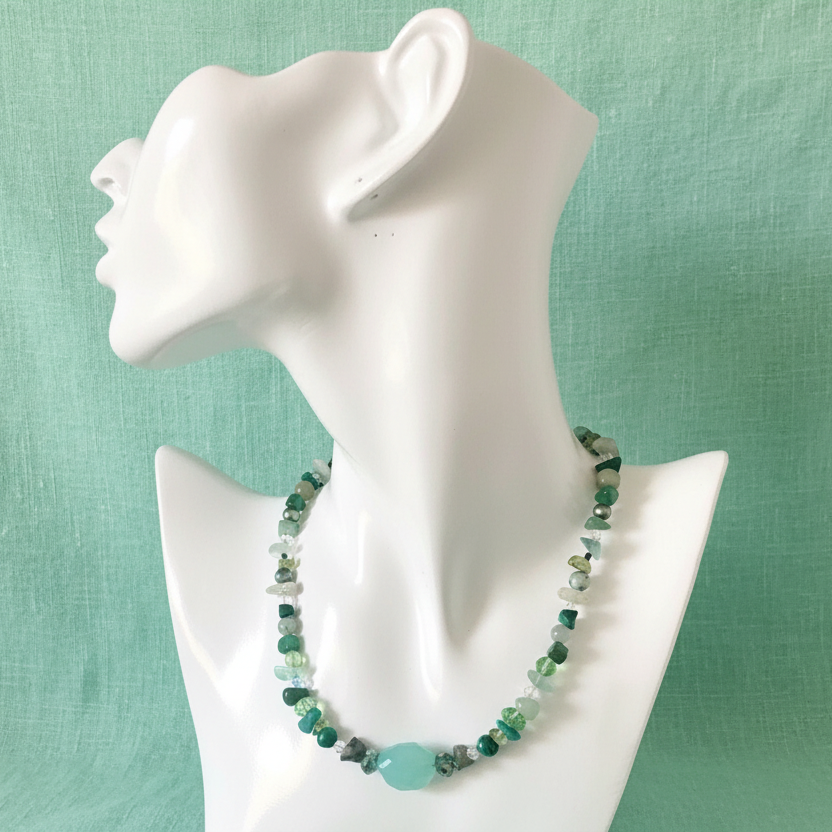Green Natural Stones Choker Necklace