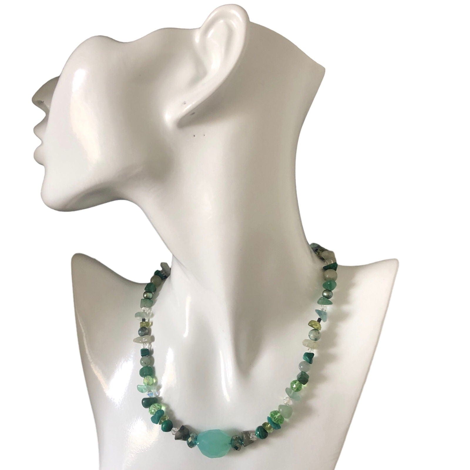 Green natural stones choker necklace Silver Chamber Jewellery Store