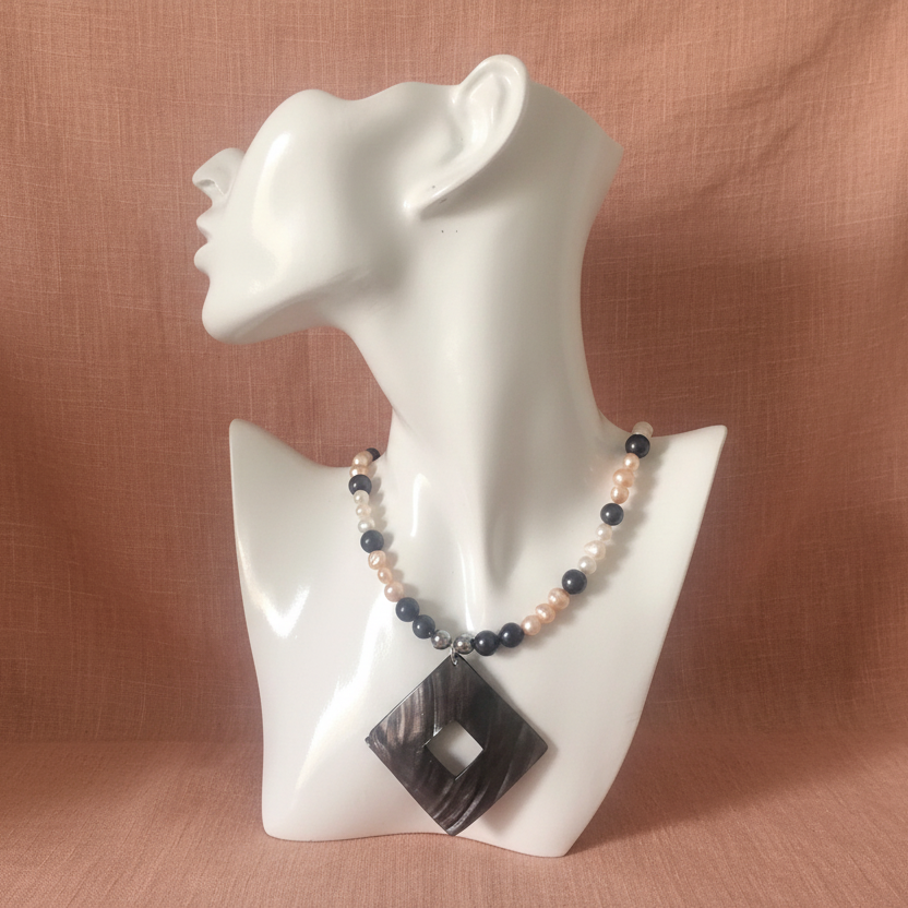 Pearls and Mother Of Pearl Pendant Necklace