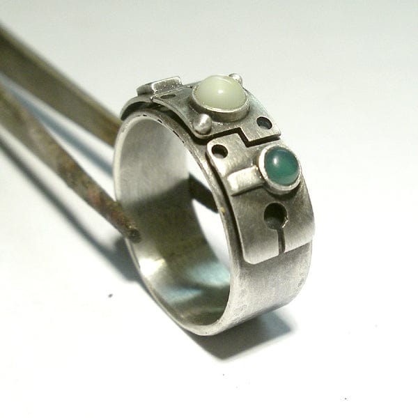 Mother Of Pearl & Green Agate Silver Band Ring BLITZ
